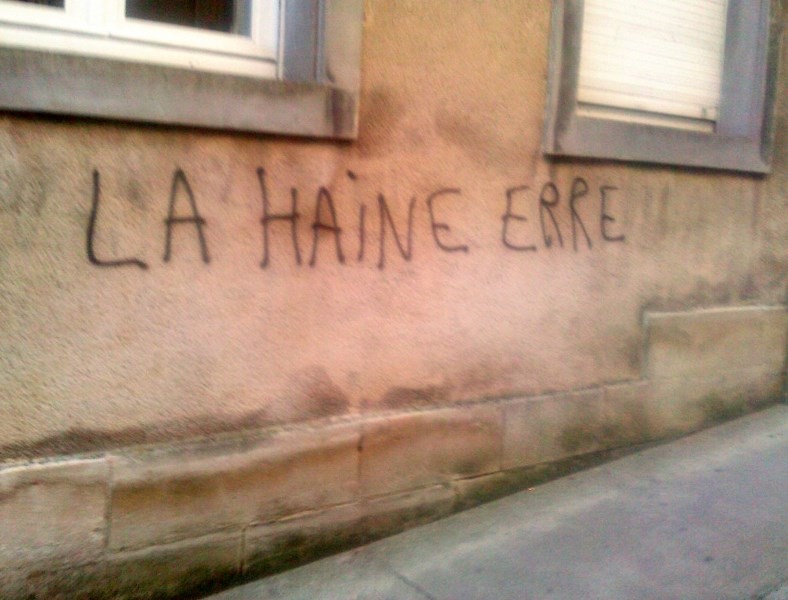 " la haine erre " - Paris, 2014 ©W. Berthomière