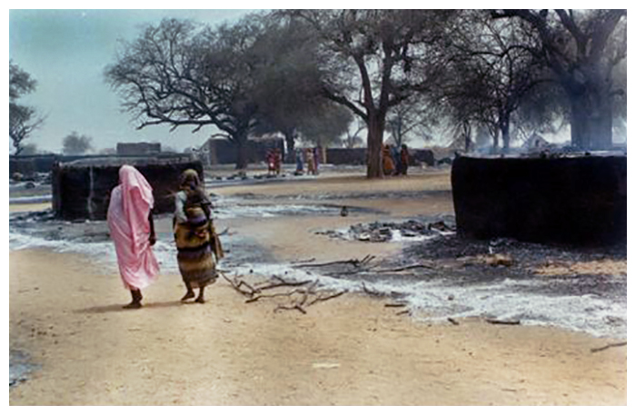 Village brûlé au Darfour, 2003, Photo Fabienne Le Houérou