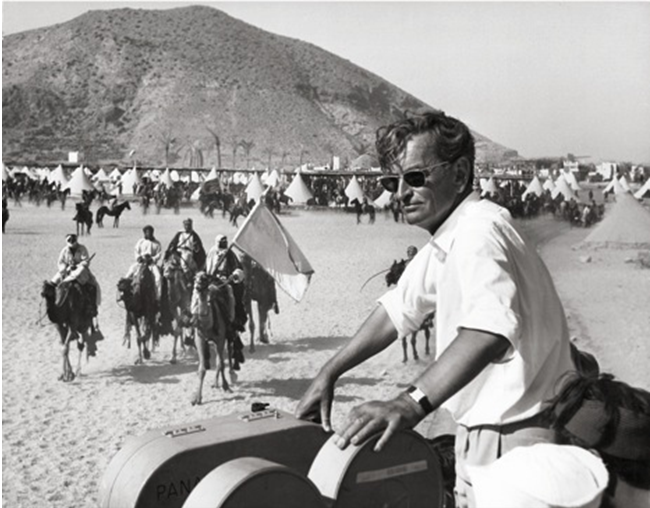 Photographie du tournage de Lawrence Of Arabia avec son réalisateur, David Lean (Source : New Yorker)
