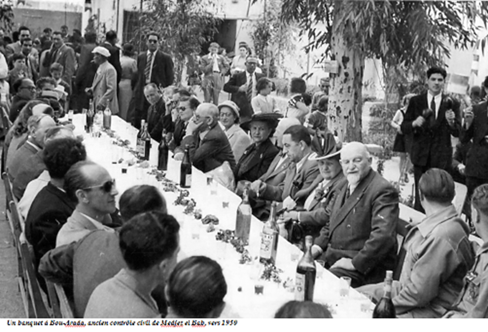 Un banquet à Bou-Arada, ancien contrôle civil de Medjez el Bab, vers 1950.